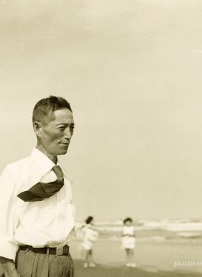 wakaji at beach